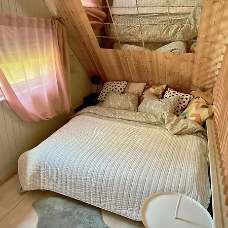 Amazing Little House On An Island With Garden Ferienhaus Riga