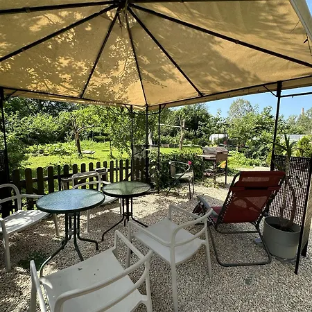 Amazing Little House On An Island With Garden Hébergement de vacances *