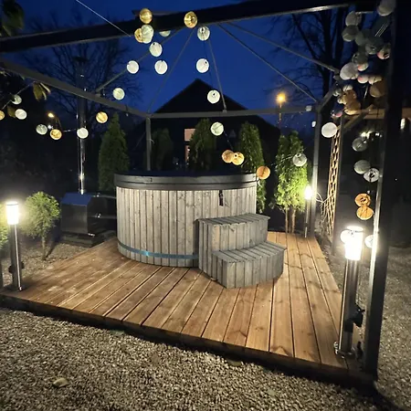 Amazing Little House On An Island With Garden Hébergement de vacances *