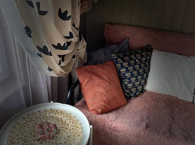 Amazing Little House On An Island With Garden 度假居 *