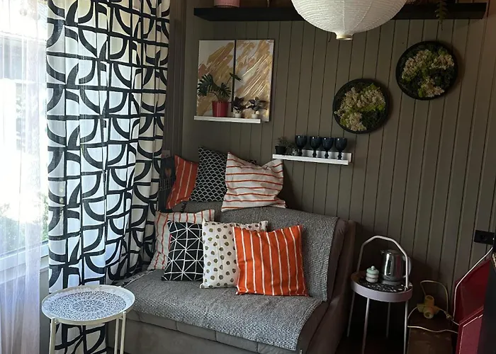 Amazing Little House On An Island With Garden 度假居