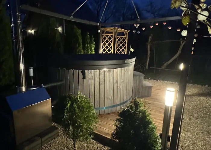 Amazing Little House On An Island With Garden 別荘 リガ