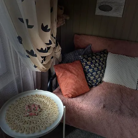 Amazing Little House On An Island With Garden Semesterbostad *