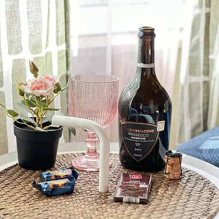 Amazing Little House On An Island With Garden Semesterbostad