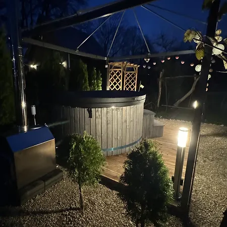 Amazing Little House On An Island With Garden Semesterbostad Riga