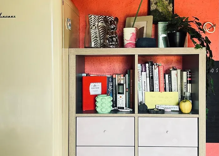 Brīvdienu mājas Amazing Little House On An Island With Garden Riga