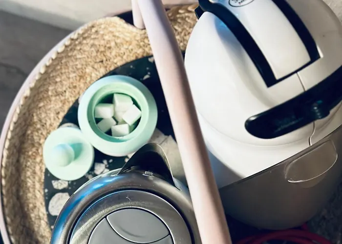 Brīvdienu mājas Amazing Little House On An Island With Garden Riga