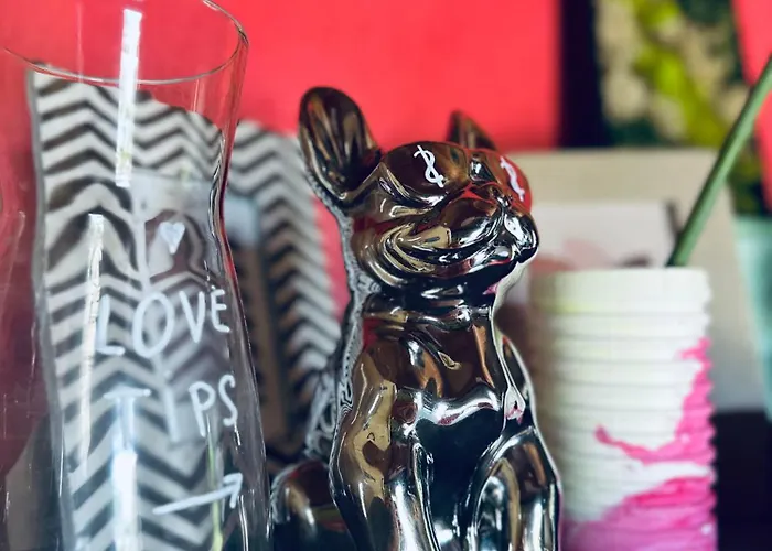 Amazing Little House On An Island With Garden Brīvdienu mājas *